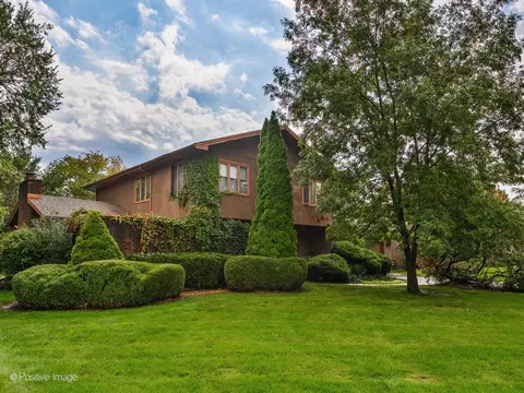 20735 London Dr, Olympia Fields, IL 60461 photo 2