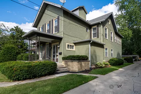 37 N Whistler Ave, Freeport, IL 61032