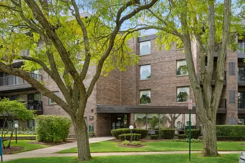 5019 Mulford St #105, Skokie, IL 60077