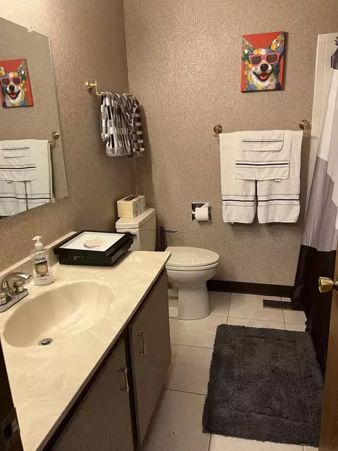 Undisclosed, Hazel Crest, IL 60429 photo 7