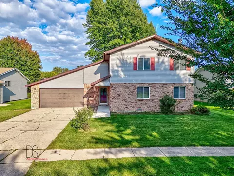 2385 Chestnut Ln, Morris, IL 60450