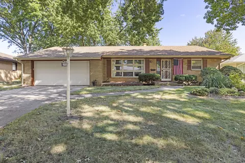 4624 Longmeadow Ln, Rockford, IL 61108