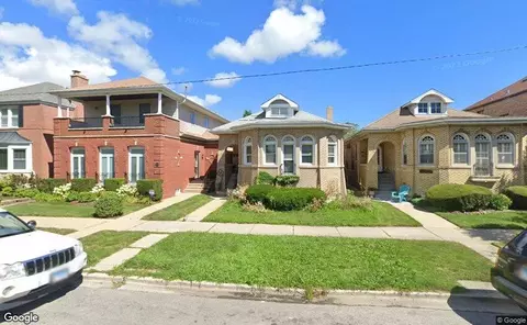 2832 W Estes Ave, Chicago, IL 60645
