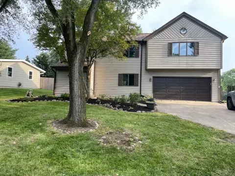 216 Redwood Ave, New Lenox, IL 60451