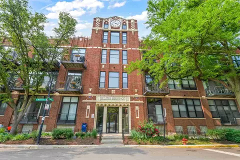 2300 W Wabansia Ave #111, Chicago, IL 60647