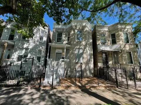 3840 W Fillmore St, Chicago, IL 60624