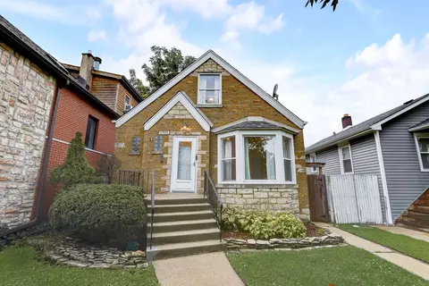 3920 N Osceola Ave, Chicago, IL 60634