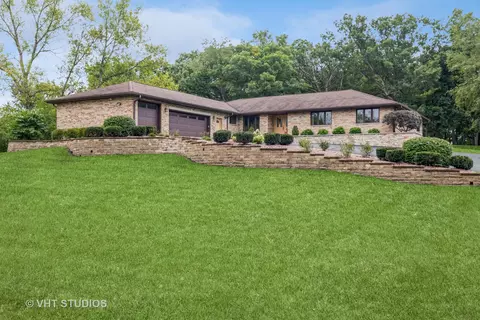 12811 Pleasant Valley Rd, Woodstock, IL 60098