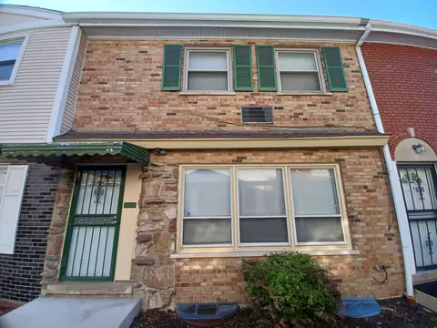 7246 S Coles Ave #B, Chicago, IL 60649