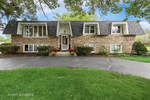 9017 S 84th Ave, Hickory Hills, IL 60457