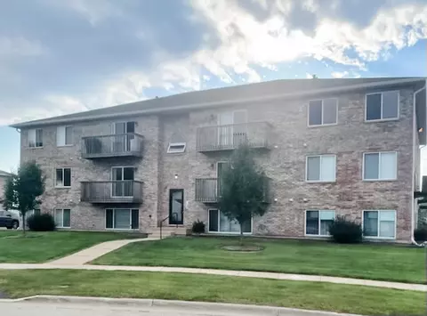 565 N Strack St #201, Cortland, IL 60112
