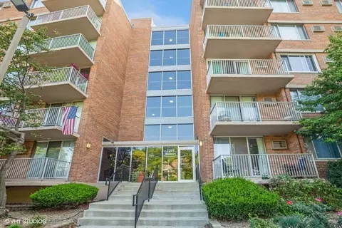 2201 S Stewart Ave #1H, Lombard, IL 60148