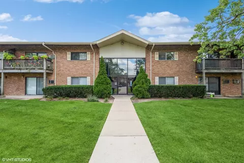7422 Brookdale Dr #1-108, Darien, IL 60561