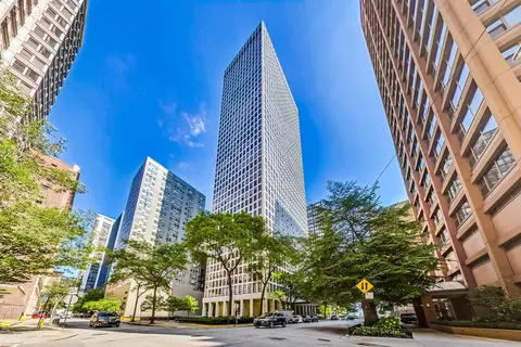 260 E Chestnut St #701, Chicago, IL 60611