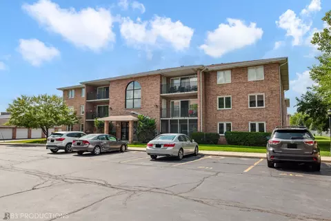 5620 158th St #207, Oak Forest, IL 60452