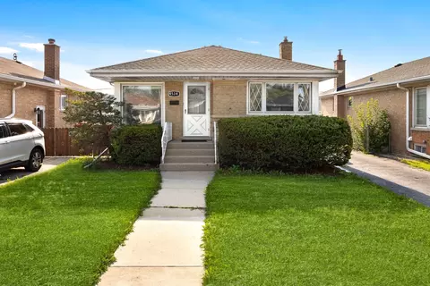 4534 Rose St, Schiller Park, IL 60176