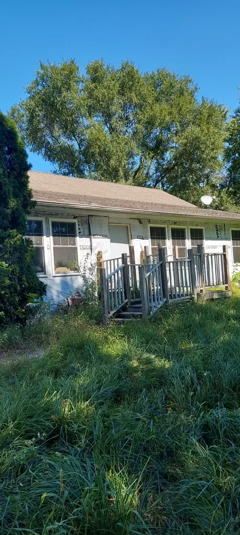 1020 Pine Bluff Rd, Morris, IL 60450