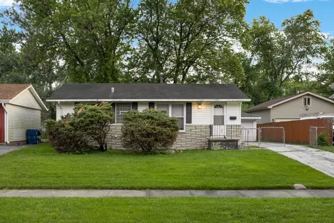 422 E Maple Dr, Glenwood, IL 60425