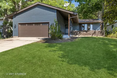 2314 Glenwood Ln, Mchenry, IL 60051