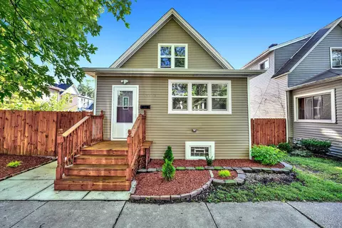 12545 Ann St, Blue Island, IL 60406