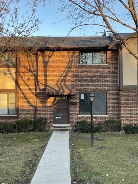 1 S255 Michigan Ave, Villa Park, IL 60181
