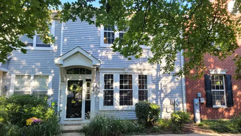 145 Springbrook Trl S, Oswego, IL 60543