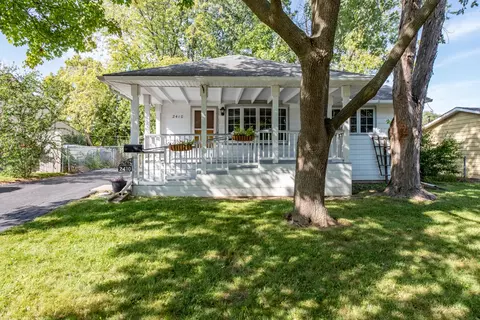 2410 Huron Ter, Waukegan, IL 60087