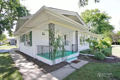 992 Ferndale St, Gurnee, IL 60031