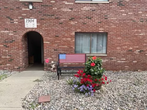 1904 Oliver Dr #4, Urbana, IL 61802