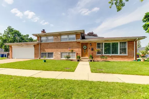 1340 Howard Ave, Des Plaines, IL 60018