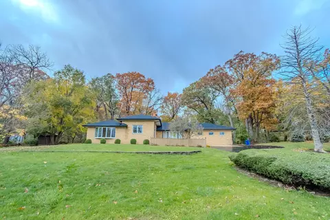 11632 S Highwood Dr, Palos Park, IL 60464