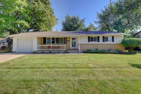 1122 E Anderson Dr, Palatine, IL 60074