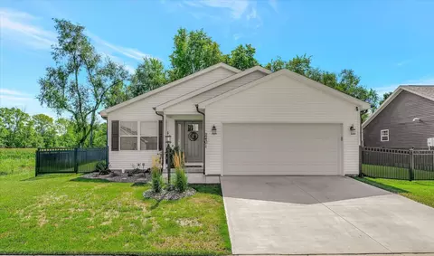 2401 N Fairfield Dr, Urbana, IL 61802