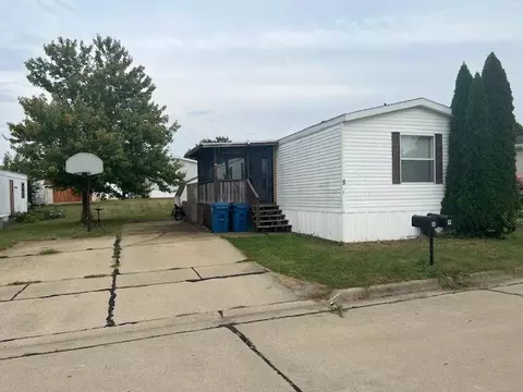 8 Christine Way, Bloomington, IL 61701