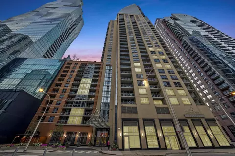 420 E Waterside Dr #813, Chicago, IL 60601