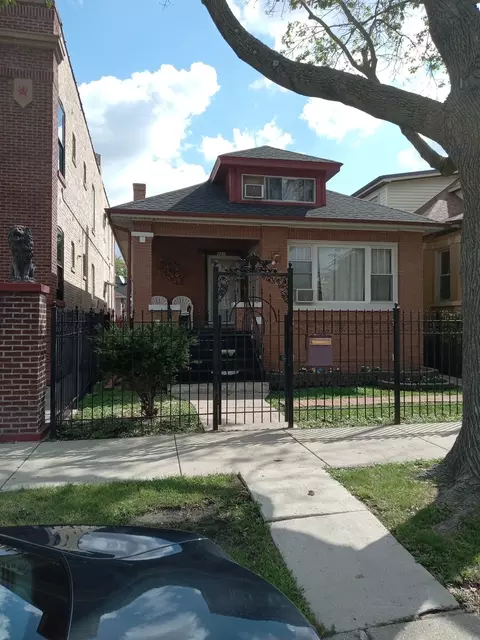 6215 S Washtenaw Ave, Chicago, IL 60629