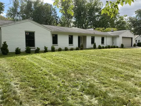 11 Sunset Rd, Bloomington, IL 61701 photo 3