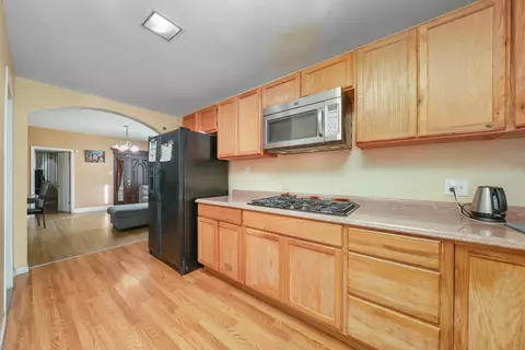 67 S Anderson St, Aurora, IL 60505 photo 9