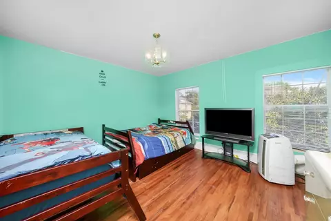 67 S Anderson St, Aurora, IL 60505 photo 16