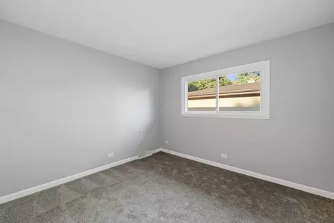 295 Diamond Head Dr, Des Plaines, IL 60018 photo 18