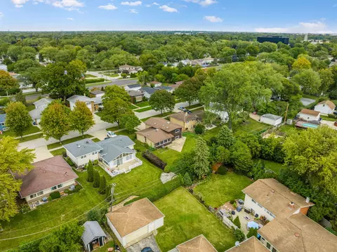 295 Diamond Head Dr, Des Plaines, IL 60018 photo 37