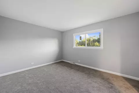 295 Diamond Head Dr, Des Plaines, IL 60018 photo 22