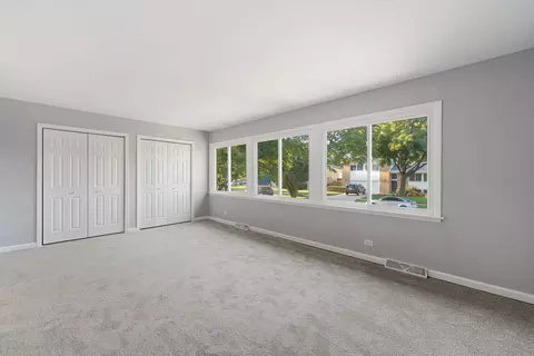 295 Diamond Head Dr, Des Plaines, IL 60018 photo 15