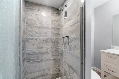 295 Diamond Head Dr, Des Plaines, IL 60018 photo 16