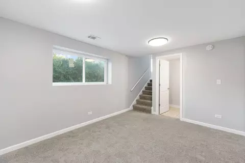 295 Diamond Head Dr, Des Plaines, IL 60018 photo 24