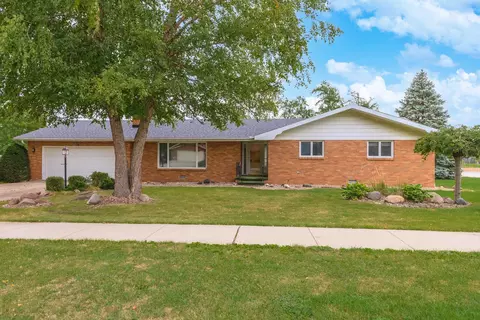 307 S 4th St, Chatsworth, IL 60921
