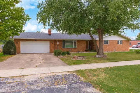 307 S 4th St, Chatsworth, IL 60921 photo 2