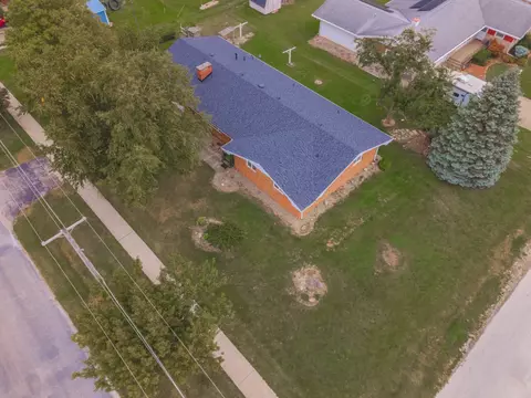 307 S 4th St, Chatsworth, IL 60921 photo 3