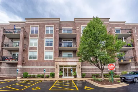 50 S Greeley St #415, Palatine, IL 60067