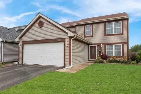 455 Rosewood Xing, Lindenhurst, IL 60046
